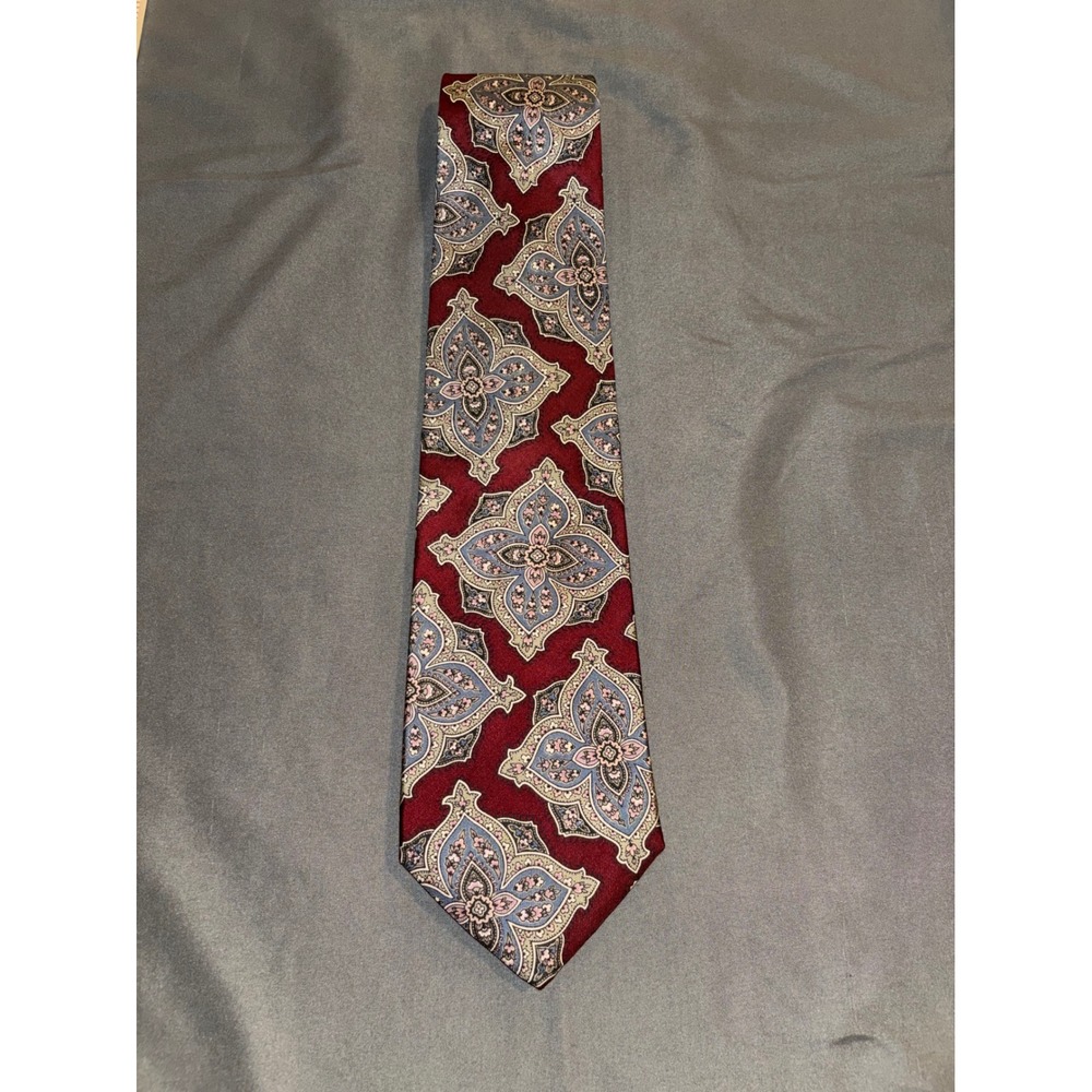 Bill Blass Mens Silk Tie Burgundy Paisley Medallion Made in USA Red Blue Pink